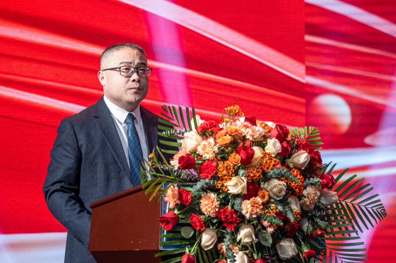 华体会在线登录-华体会（中国）-华体会
集团举办2024年度“建功重机·年度先进”颁奖典礼暨“星耀2025”迎春联欢会